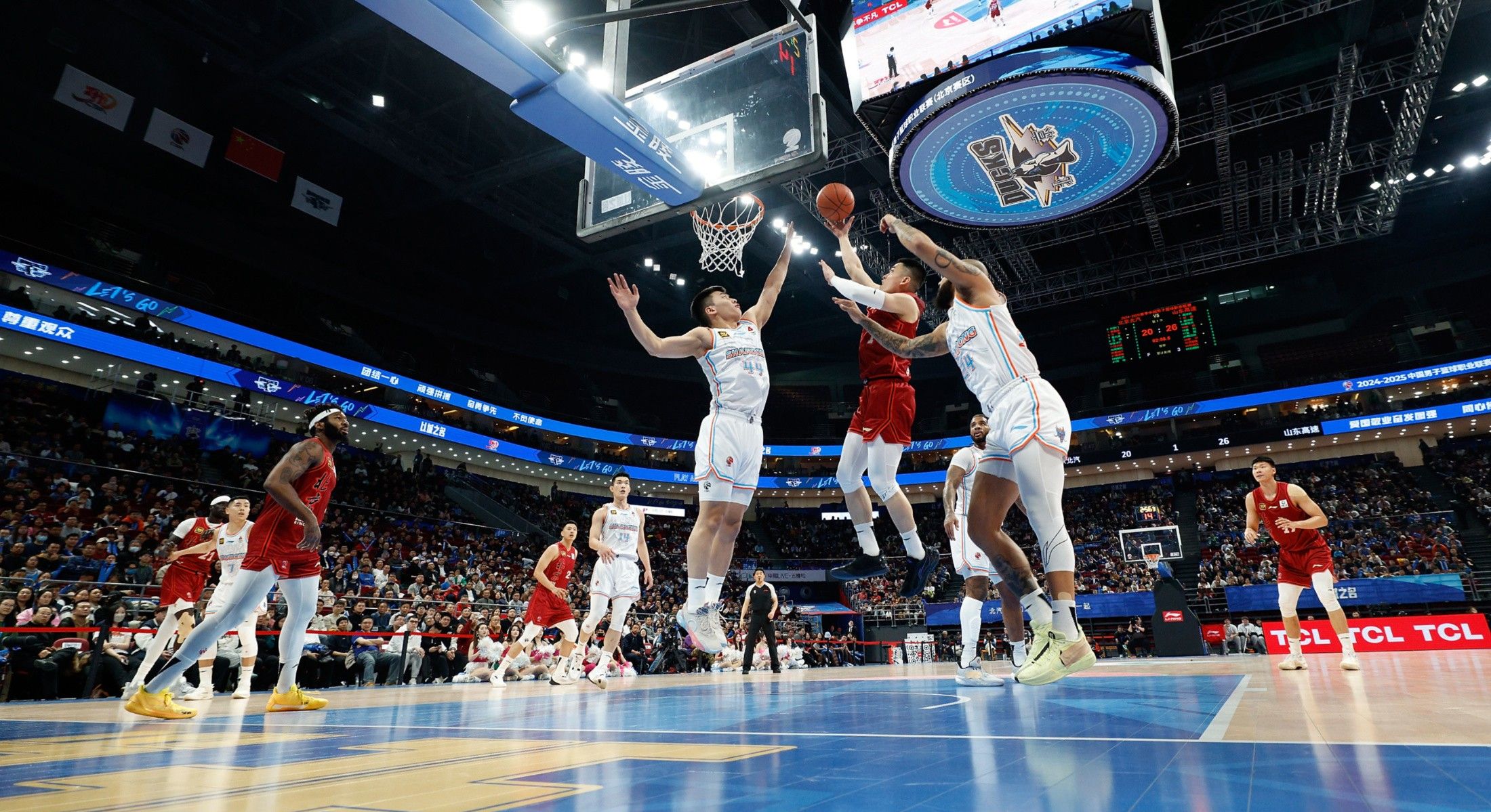 CBA季后赛八强战对决在即！莱比锡演练定位球，切尔西密集防守应对(nba季后赛为何7局4胜)