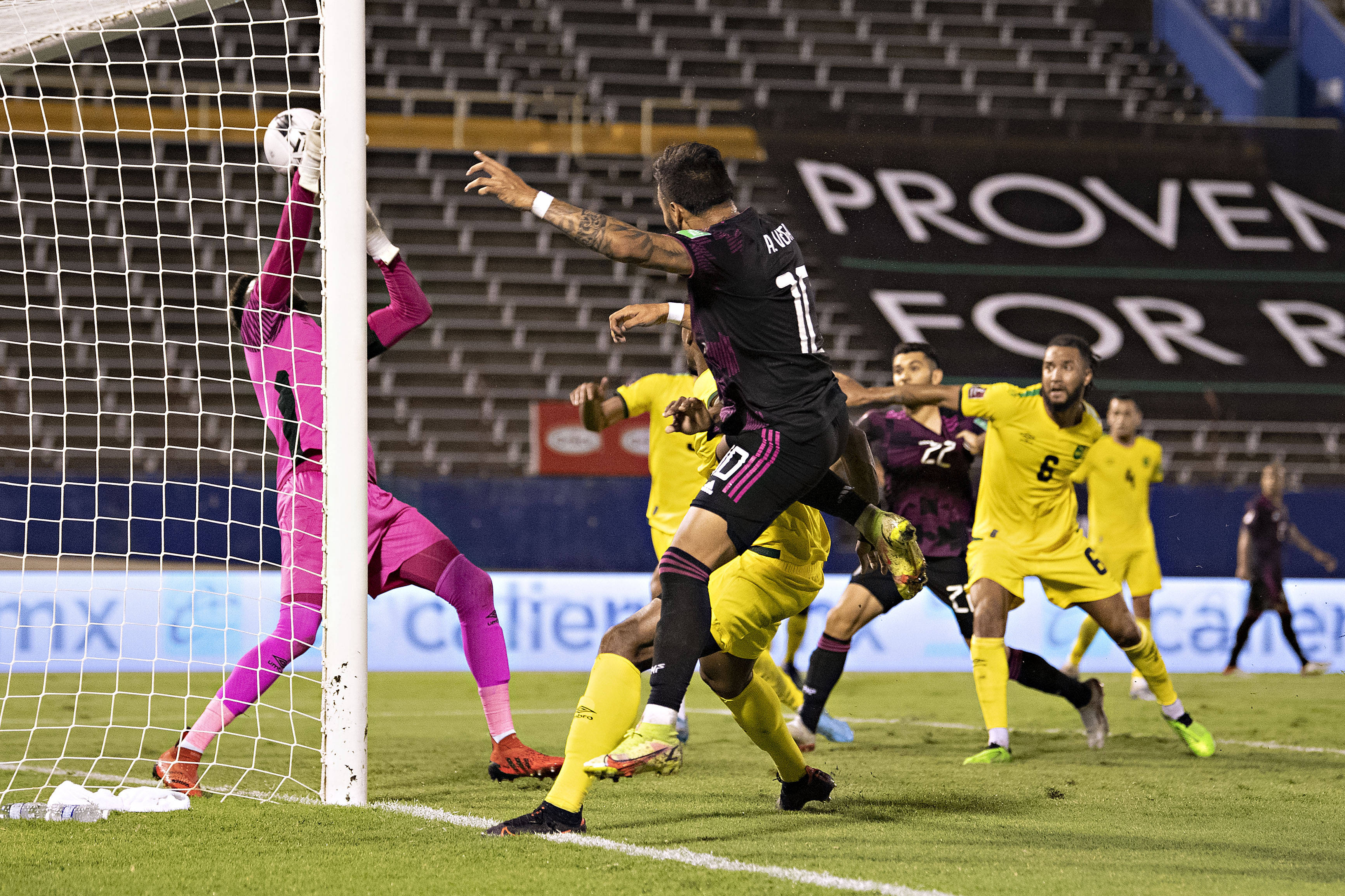 保罗赛点兑现，热刺淘汰川崎前锋晋级四强，主帅激动落泪的简单介绍